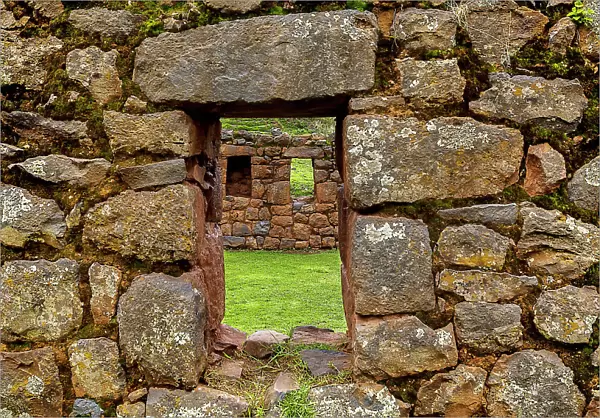 Peru, Sacred Valley, Tipon Ruins, aqueduct site