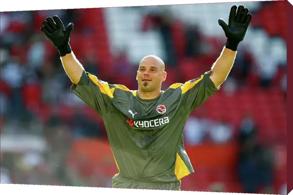 Marcus Hahnemann's Pride: The 0-0 Stalemate Against Manchester United at Old Trafford (August 12, 2007) - Reading FC's Goalkeeper's Triumphant Moment with Fans
