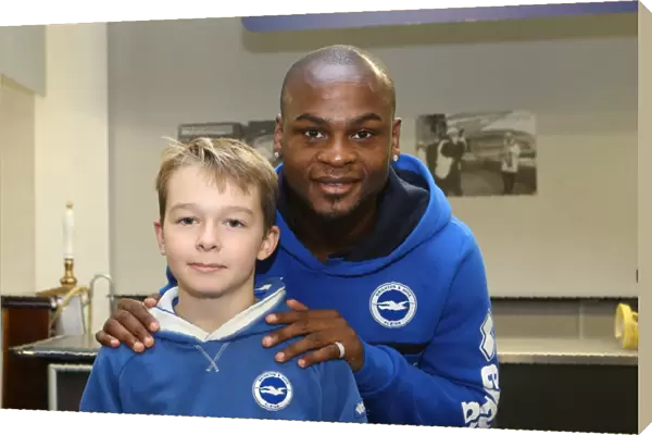 Young Seagulls of Brighton & Hove Albion FC Celebrate Christmas 2013