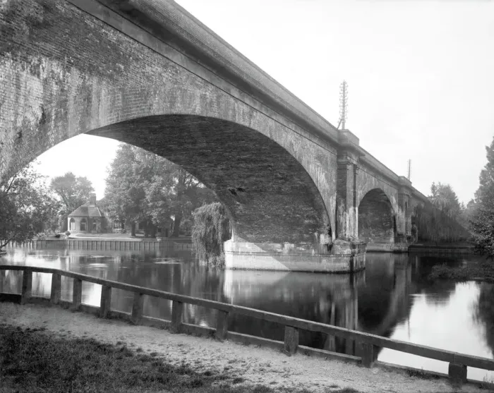 Framed Print : Maidenhead Railway Bridge Print
