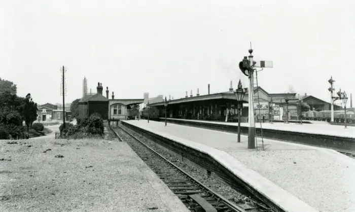 Framed Print : Didcot Station Print, Oxfordshire, c. 1950s