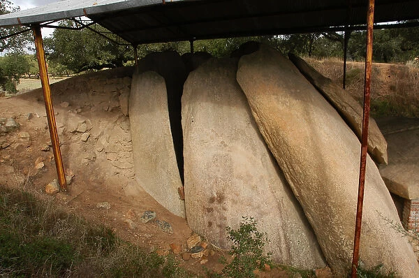 Anta Grande do Zambujeiro. Megalithic monument. 4000-35000 B