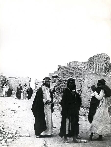 Arabs in a street in Kut Al Amara, Mesopotamia, WW1