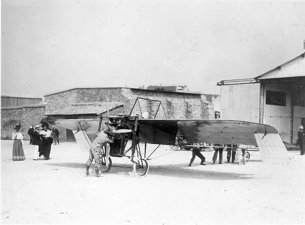 Bleriot VIII bis at Issy-les-Moulineaux on 6 July 1908