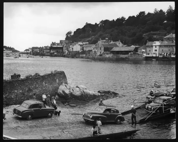 Framed Print : Bodinnick Ferry Print, Cornwall Framed Print : Bodinnick Ferry Print, Cornwall