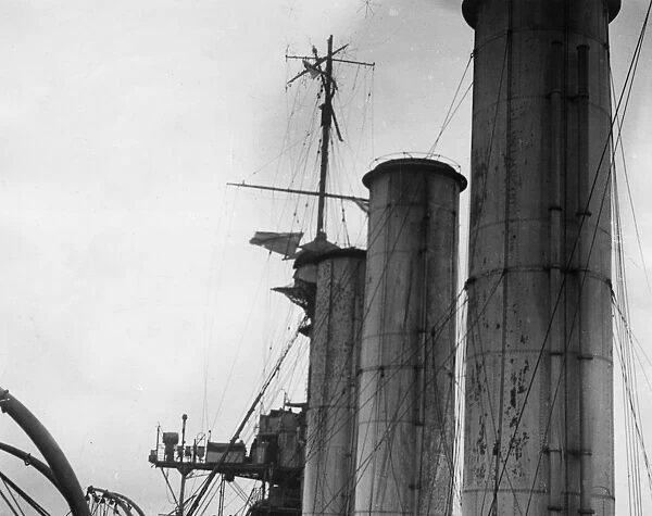 Damaged mast, HMS Kent, Battle of Falkland Islands, WW1