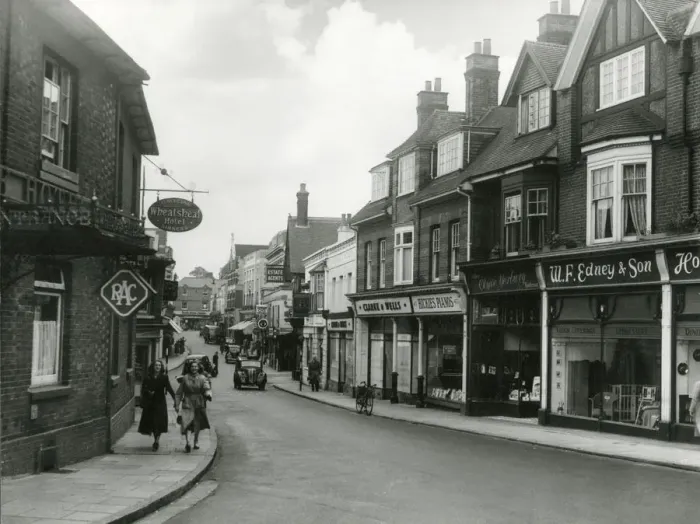 Framed Print : Early 1950s Basingstoke Winchester Road Print Framed Print : Early 1950s Basingstoke Winchester Road Print