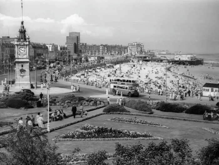 Framed Print : Margate Beach Print, Kent, England 1920s Framed Print : Margate Beach Print, Kent, England 1920s