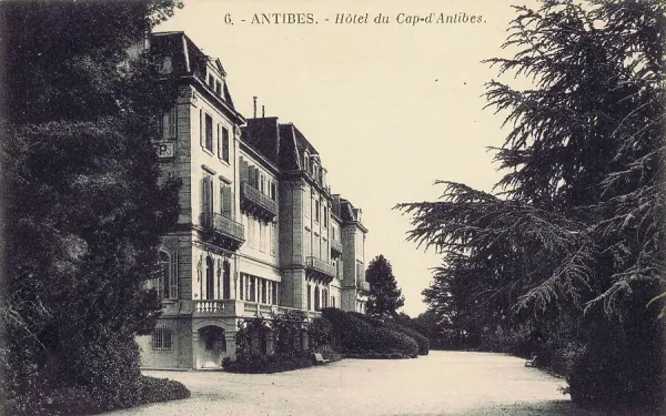 1920s Hotel du Cap d'Antibes Art Prints, Posters Puzzles - Main Image