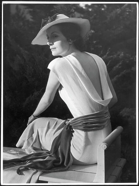 Female  /  White Dress 1930S