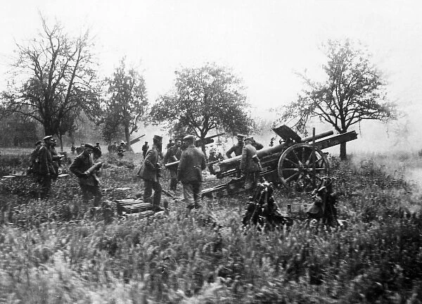German gunners in action, Western Front, WW1