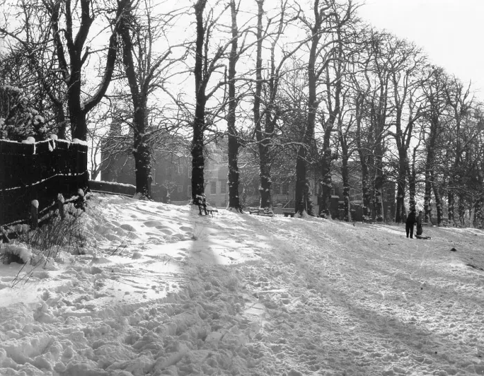 Framed Print : Hampstead Heath Snow Print, London 1960s Framed Print : Hampstead Heath Snow Print, London 1960s