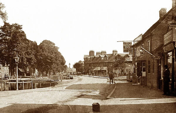 High Street, Harpenden, early 1900s