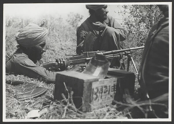 Indian soldiers using a Bren gun