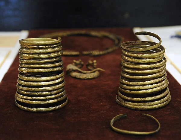 Jewelry. Bracelets and bangles. 13th century