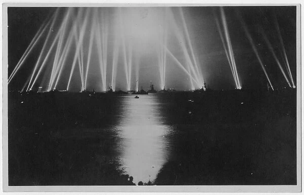 Jubilee Naval Review - battery of searchlights of the fleet