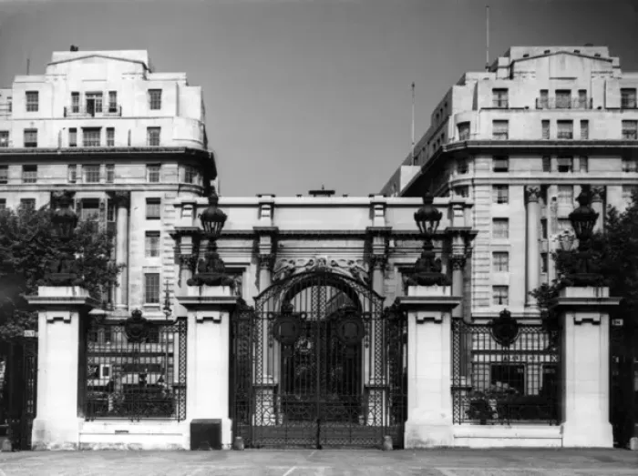 Framed Print : Marble Arch Print 1981 Framed Print : Marble Arch Print 1981