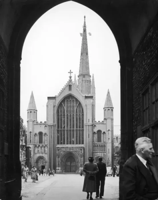 Framed Print : Norwich Cathedral Print: A 1278 Consecrated Landmark Framed Print : Norwich Cathedral Print: A 1278 Consecrated Landmark