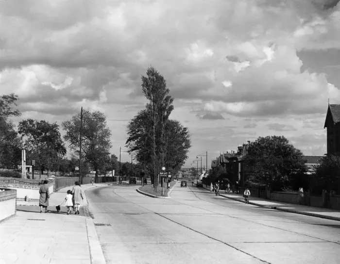 Framed Print : Old Chester Road, Bebbington, Wirral Print, 1950s Framed Print : Old Chester Road, Bebbington, Wirral Print, 1950s