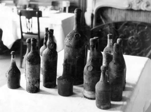 Old wine bottle discount