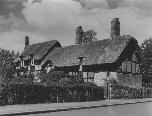 A photograph of Ann Hathaways Cottage, Shottery, near Stratford-on-Avon