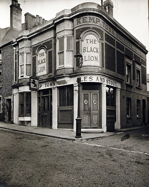 Photograph of Black Lion PH, Brighton, Sussex
