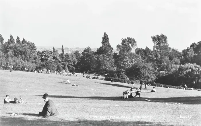 Framed Print : A Day at Waterlow Park Print, 1914 Framed Print : A Day at Waterlow Park Print, 1914
