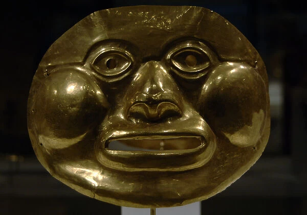Pre-Columbian Art. Colombia. Calima (LLama) culture. Gold fu
