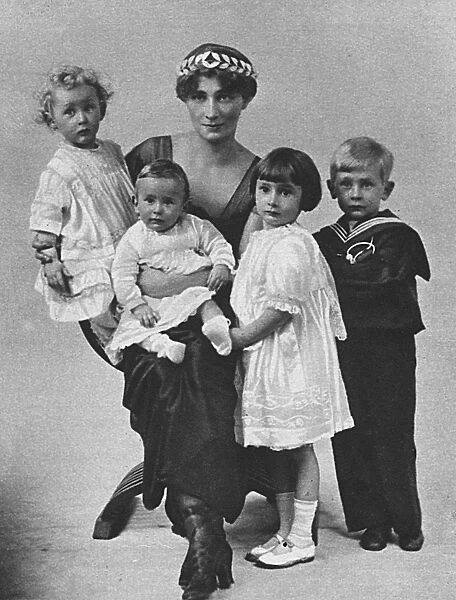 Princess Liubov Alexandrivna Obolenskaya and her children