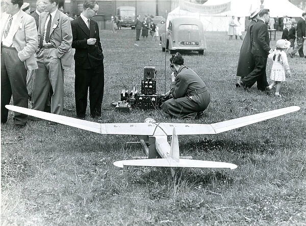 Radio-controlled model sailplane designed and built by t?