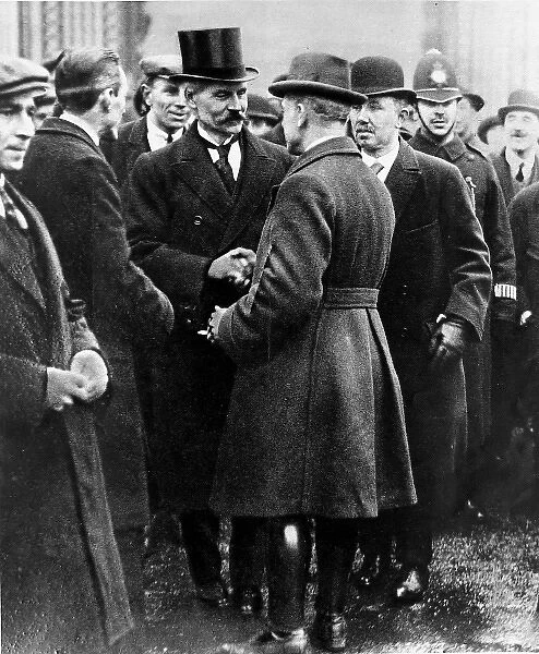 Ramsay MacDonald leaving Buckingham Palace, 1924