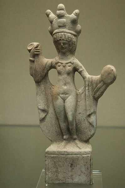 Roman statuette of Venus holding a mirror. 2nd century AD