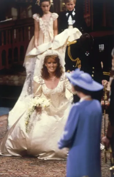 Royal Wedding 1986 Print: Fergie Curtseys to the Art Prints
