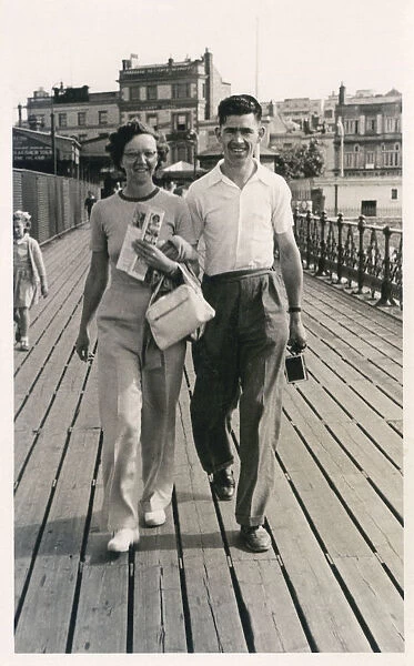 Ryde Pier Head - Isle of Wight, Hampshire - Couple