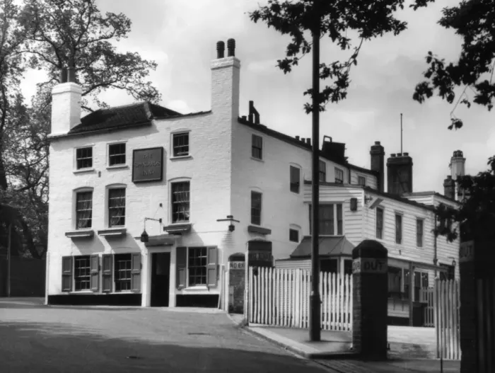 Framed Print : The Spaniards Inn, Hampstead Heath, London Print Framed Print : The Spaniards Inn, Hampstead Heath, London Print