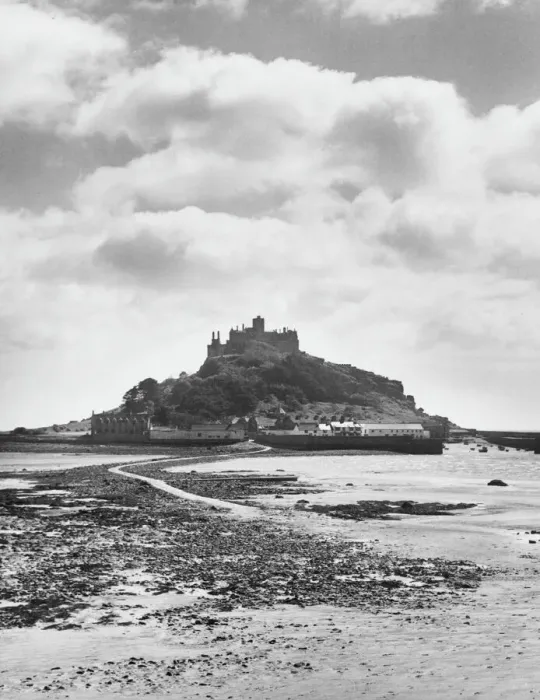 Framed Print : St Michaels Mount Print, Cornwall England 11th Century Abbey and Priory Framed Print : St Michaels Mount Print, Cornwall England 11th Century Abbey and Priory