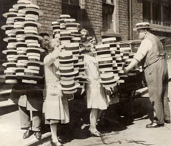 Straw hats return to favour in 1930 - factory in Luton