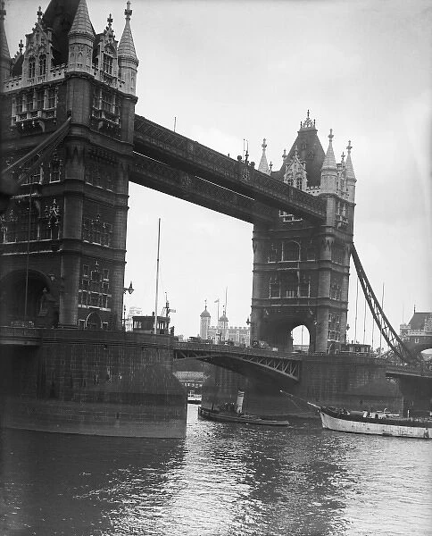 Tower Bridge 1930S