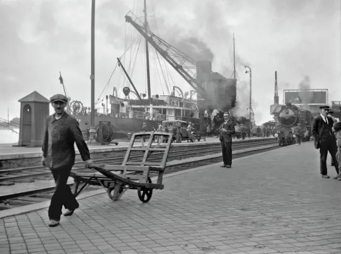 Framed Print : Calais Dock Train Arrival Print 1928 Framed Print : Calais Dock Train Arrival Print 1928