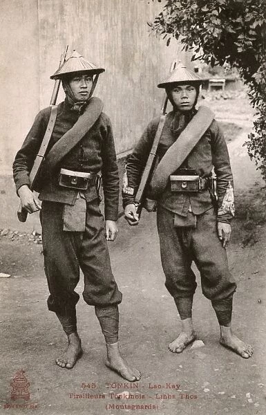 Vietnamese soldiers from Lao Cai