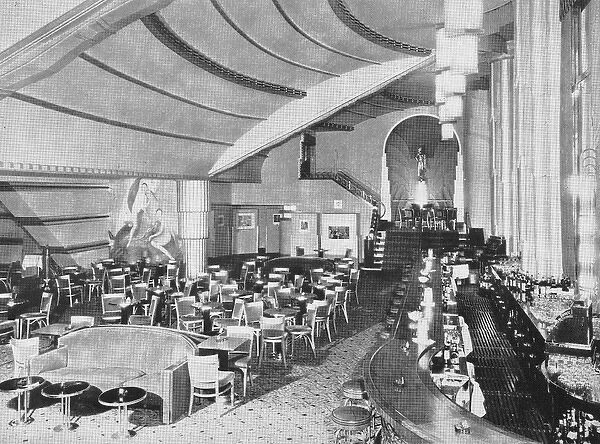 A view of the cocktail lounge at the French Casino, NYC