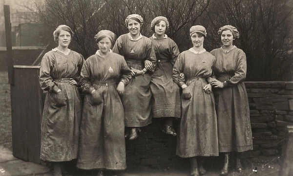 Women WW1 Munitions