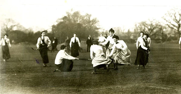 Womens hockey match, Surrey v Sussex, 1902