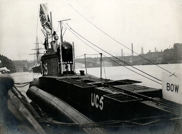 WW1 - Captured UC5 U-Boat in the River Thames