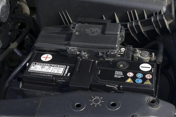 Battery - Vartade lead acid 12 volt 55 amp hour car battery in situ under bonnet UK