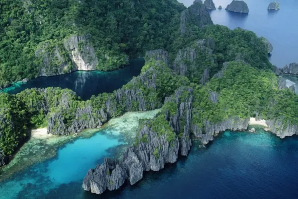 Philippines the lagoons Bacuit Bay Miniloc Island Our beautiful Wall ...