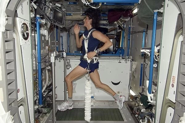Astronaut exercising on the ISS C016  /  4207