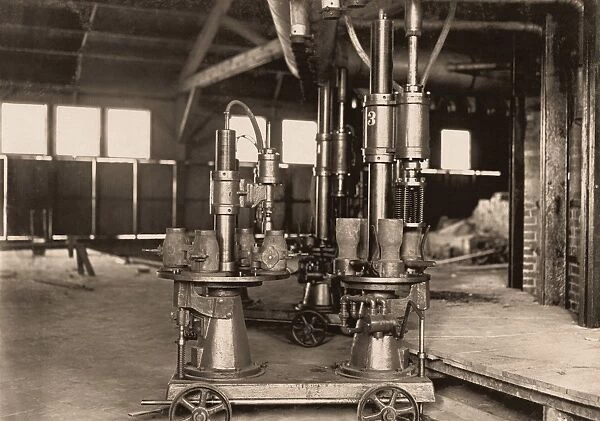 Glass-blowing machine, 1908 C016  /  4503