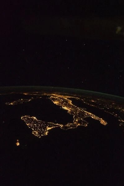 Italy at night, ISS image C016  /  3891
