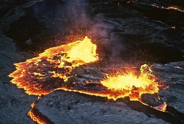 Lava lake volcanic activity, Ethiopia C016  /  9675